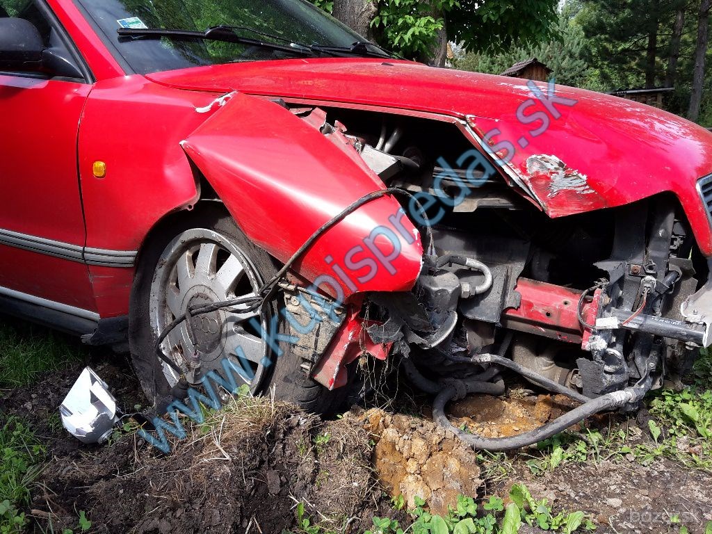 búrané auto, veľa použiteľných dielov vrátane motoru